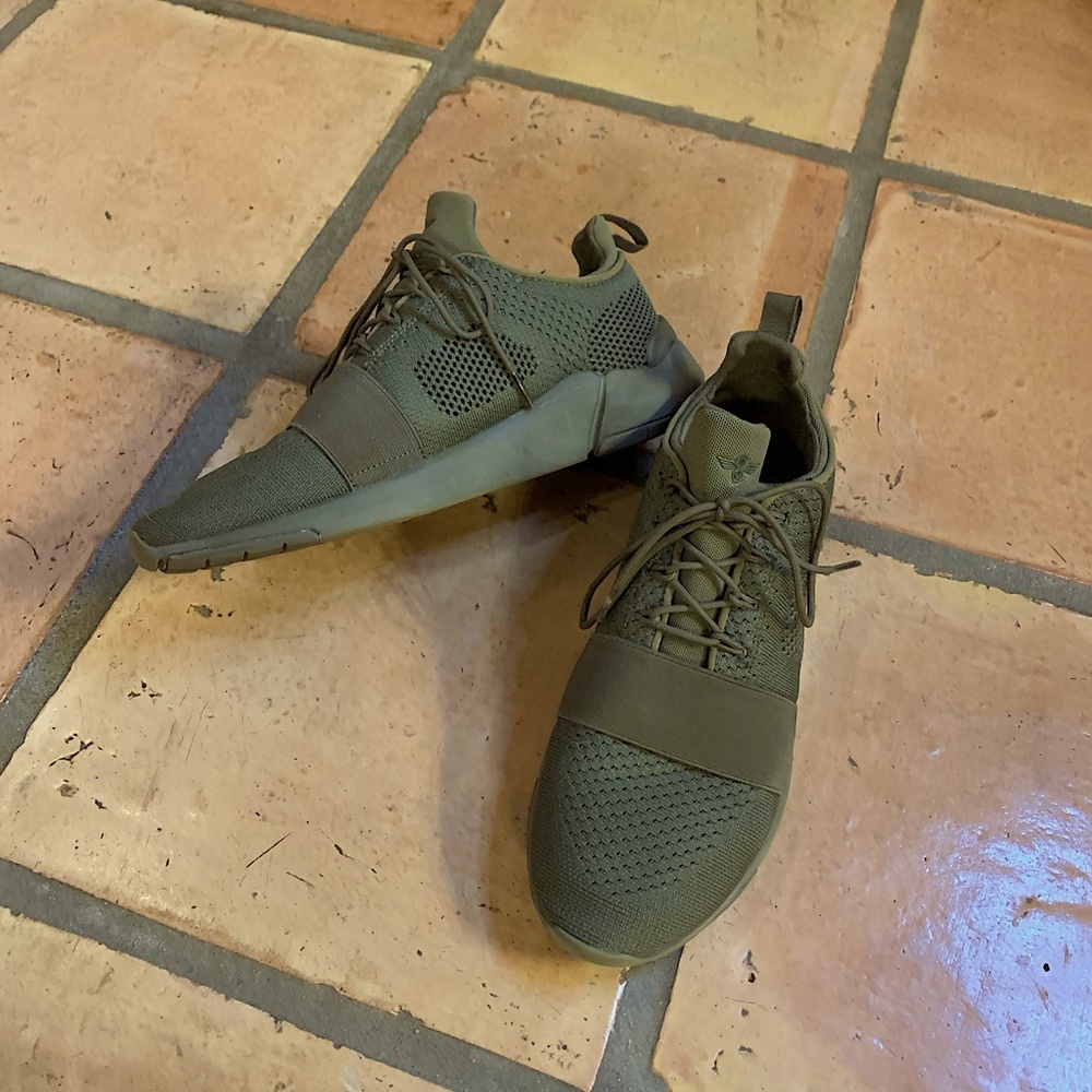 Creative Concepts Athletic Sneakers